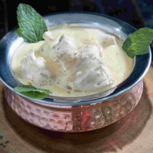 Chicken with white sauce